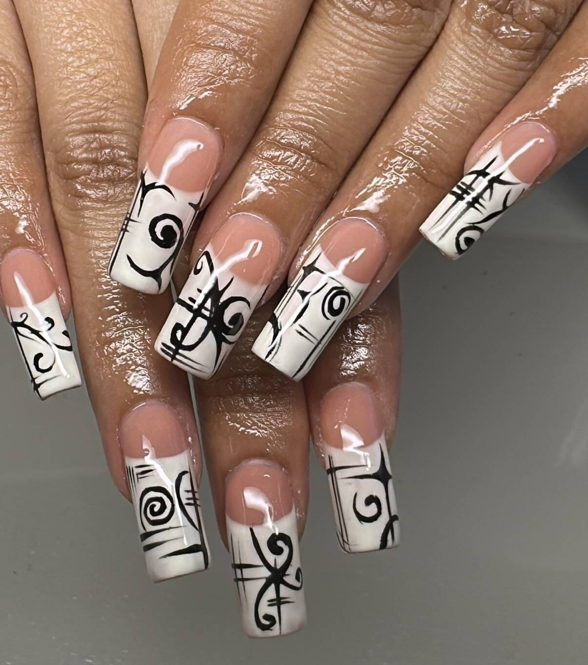 Black and White Graphic French